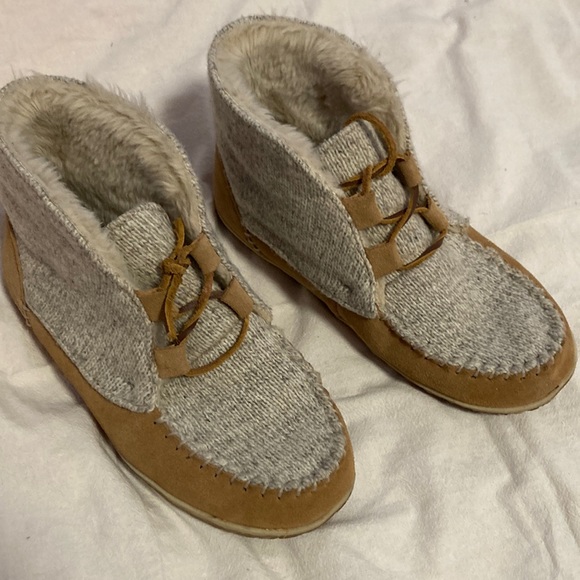 Minnetonka Shoes - Minnetonka booties